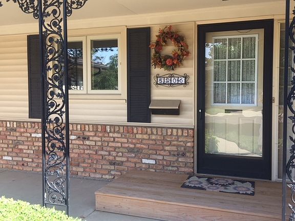 2nd image of 5206 N Woodview Ave
