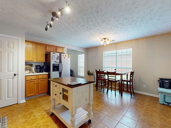 5th image of 250 Millridge Dr