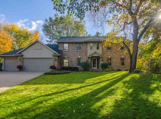 1931 W Telemark Cir, Green Bay, WI 54313