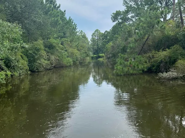 713 E North St, Pass Christian, MS 39571