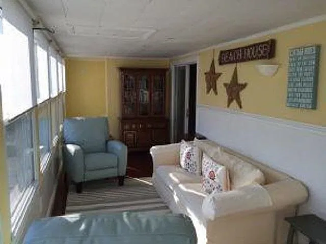 18 Lowell St #UP — Photo 6