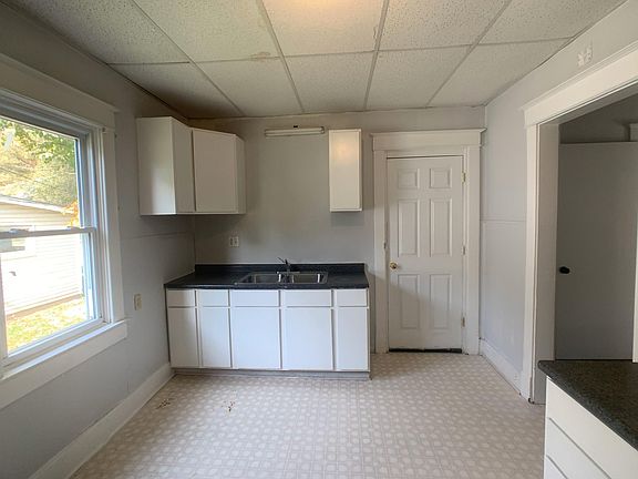 5th image of 2403 E Main St #1