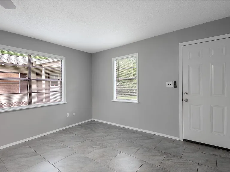 700 Gray St #2 — Photo 6