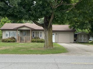 1496 E Dayton Rd, Caro, MI 48723