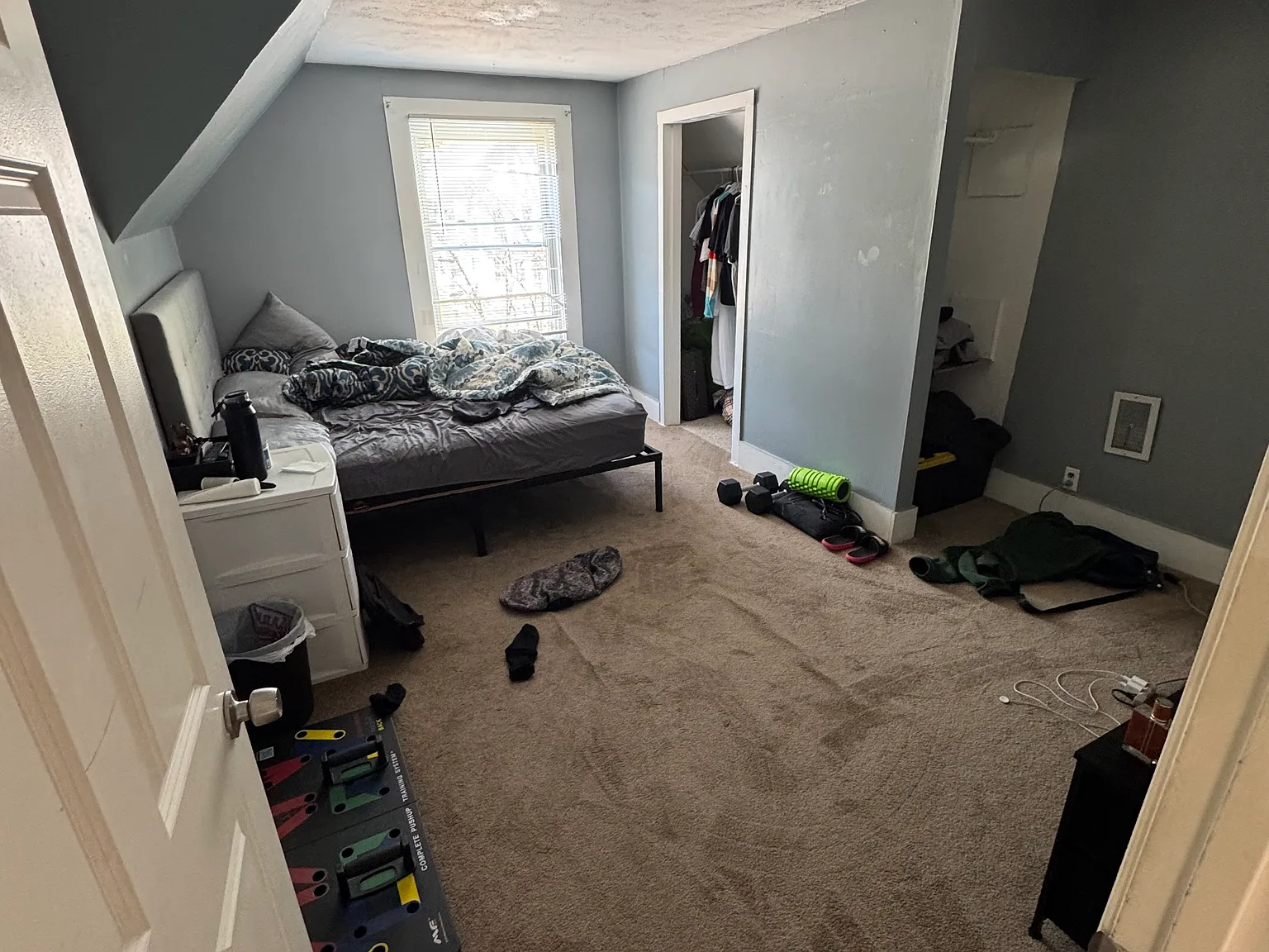 2 bed, 400 sqft, $900 — Photo 2