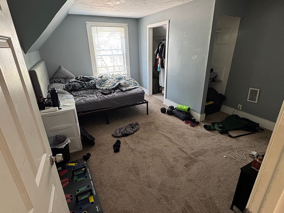 2nd image of 36 Green St #3