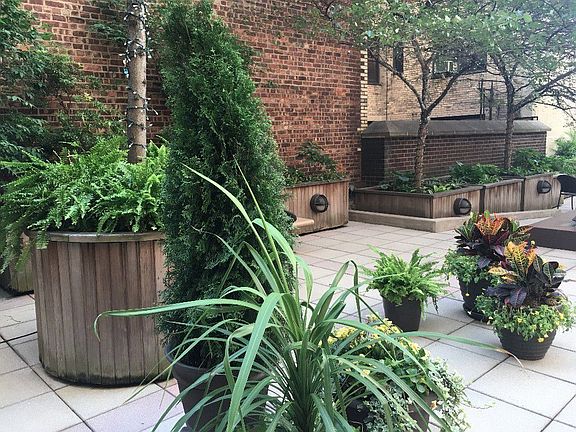 4th image of 100 W 94th St APT 8F