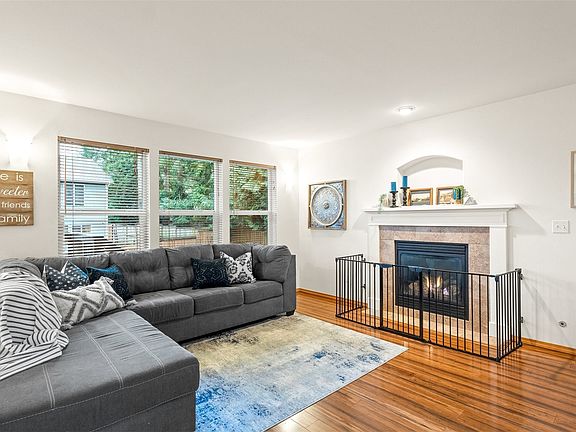 5th image of 260 Goldenrod Street