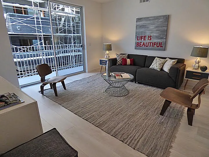 1526 Armacost Ave — Photo 14