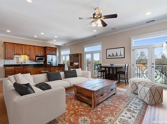 2nd image of 1818 W Belmont Ave APT 4