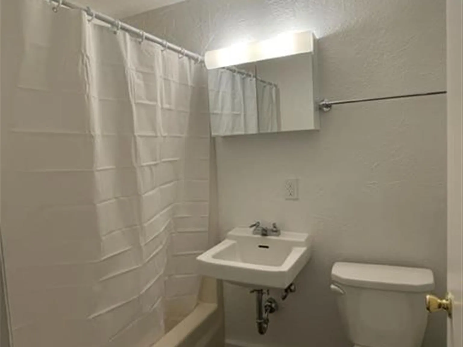111 Walnut St — Photo 2