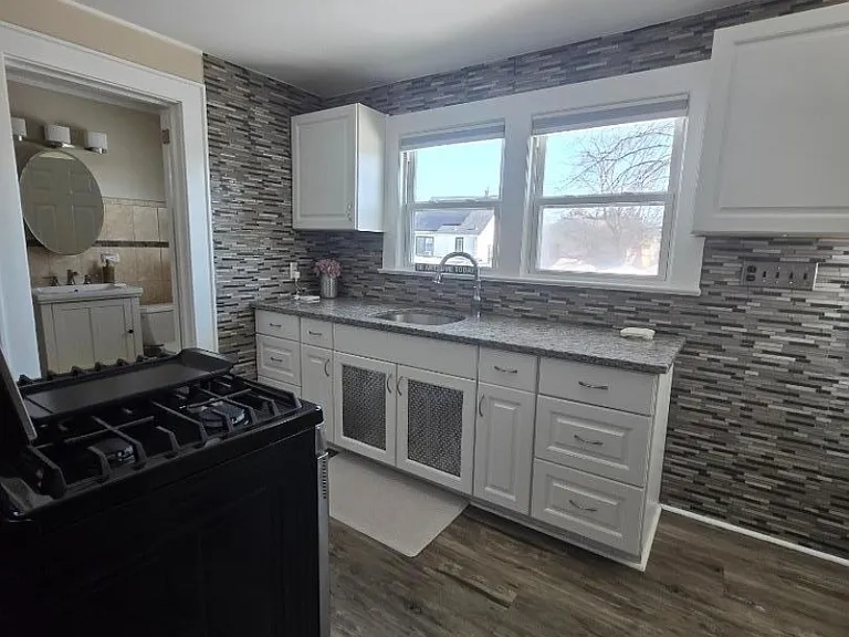 74 Hughes St — Photo 3
