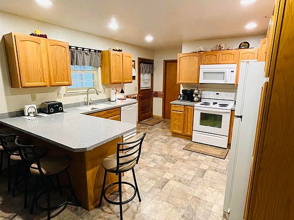 3rd image of 1808 Woodleaf Dr