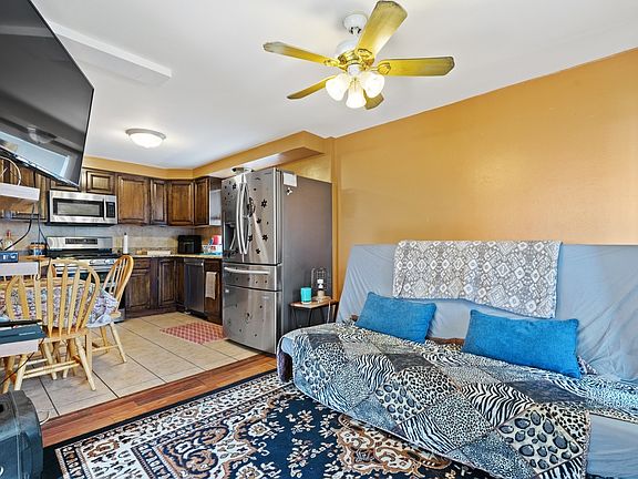 4th image of 1600 W Chase Ave #2-D