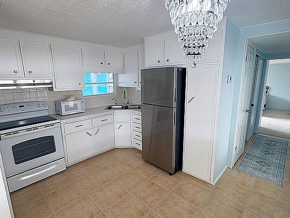 2nd image of 800 Main St Lot 425