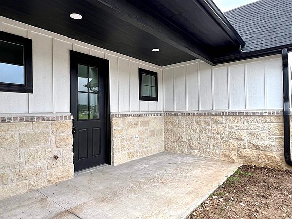 3rd image of 130 Castle Pines Dr