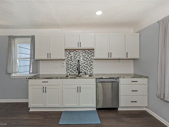 5th image of 4932 S Sedgewick Rd
