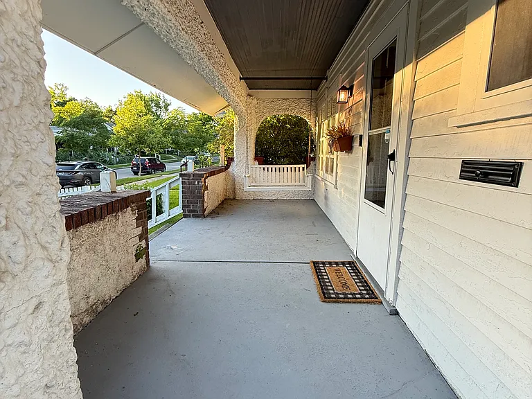 415 S Grand Ave — Photo 3