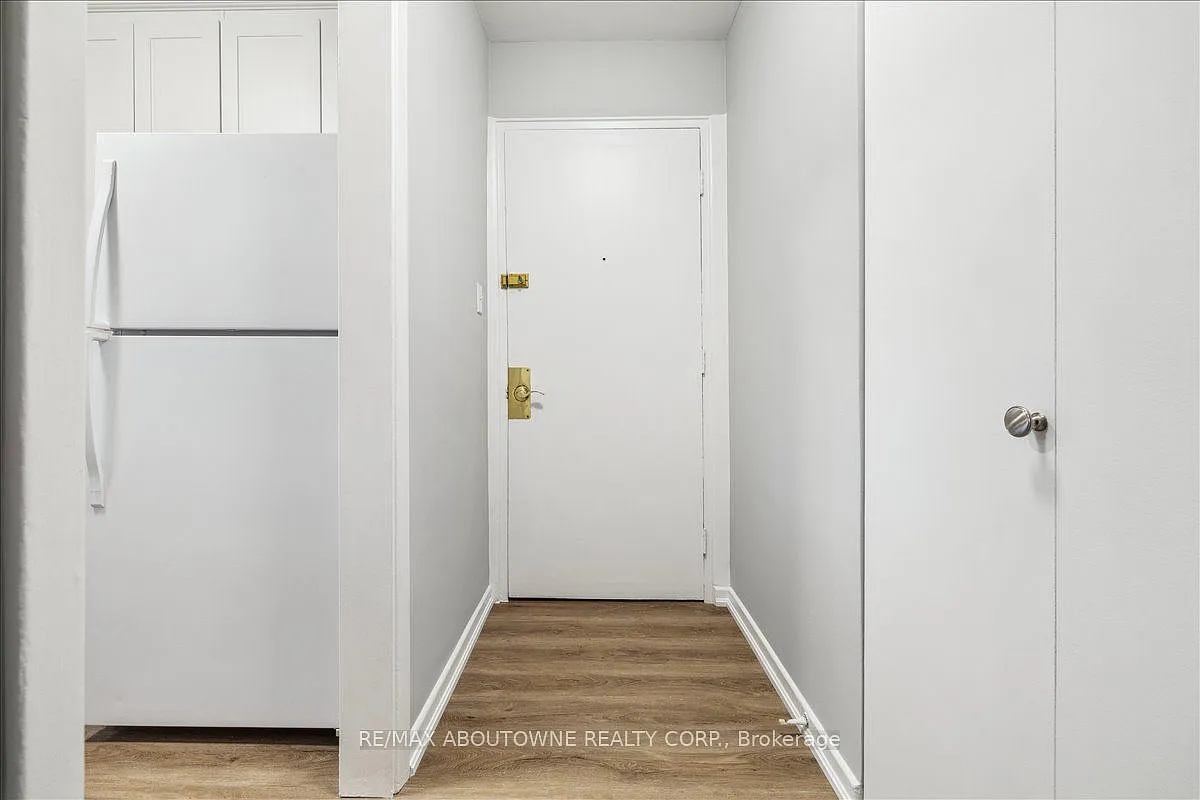 2 bed, $1,995 — Photo 4