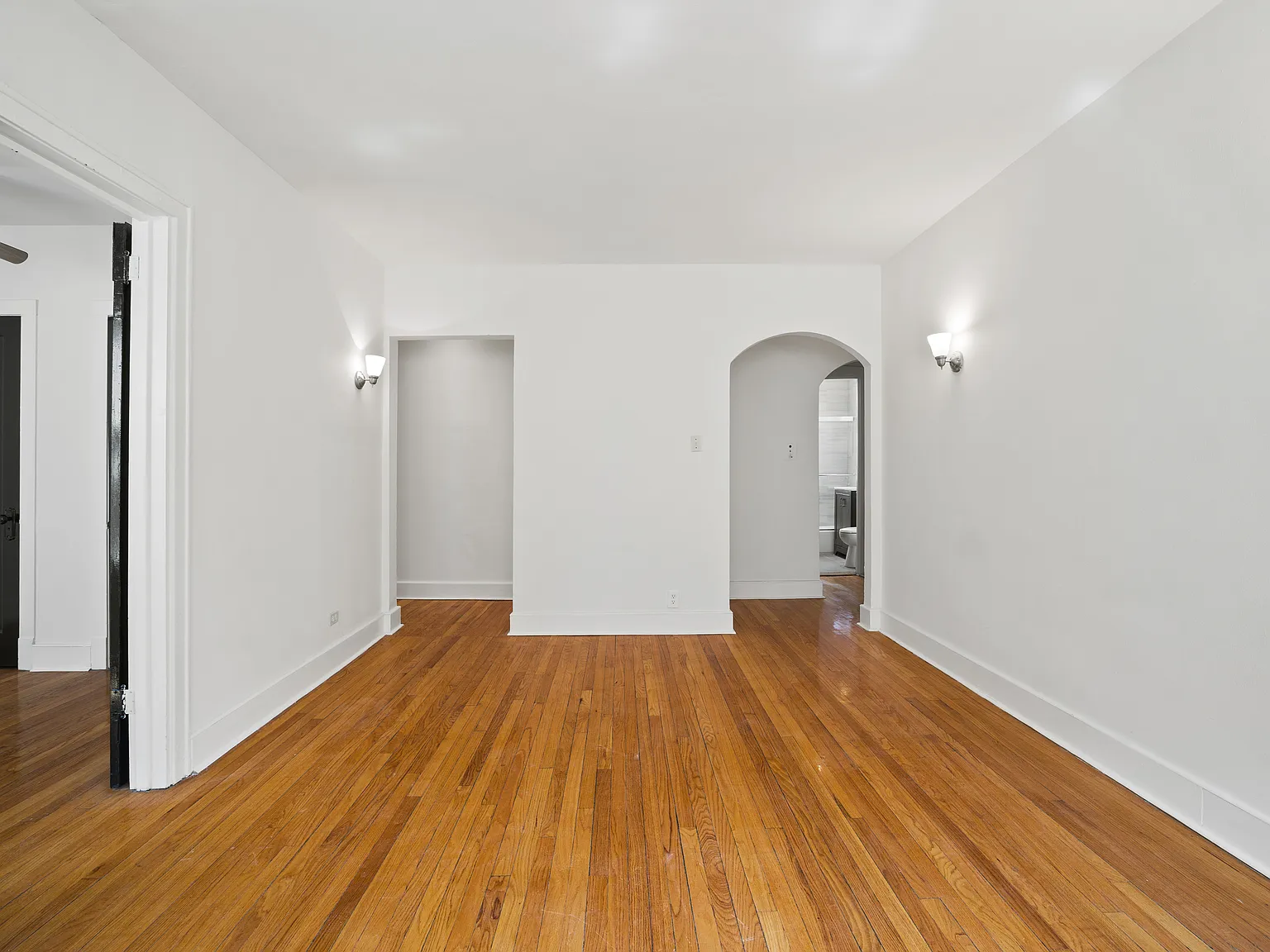 7444 N. Seeley — Photo 3