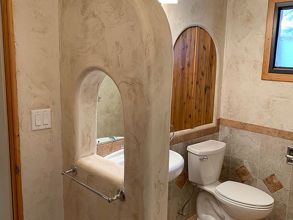 Guest bath 1