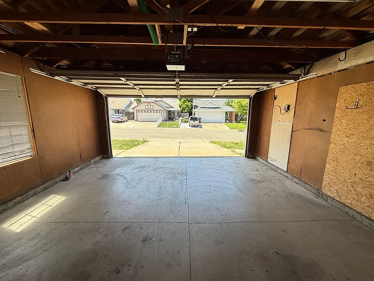9201 Norseman Ct — Photo 24