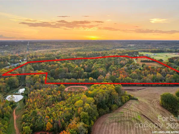 213 Rustic Rd, Mooresville, NC 28115
