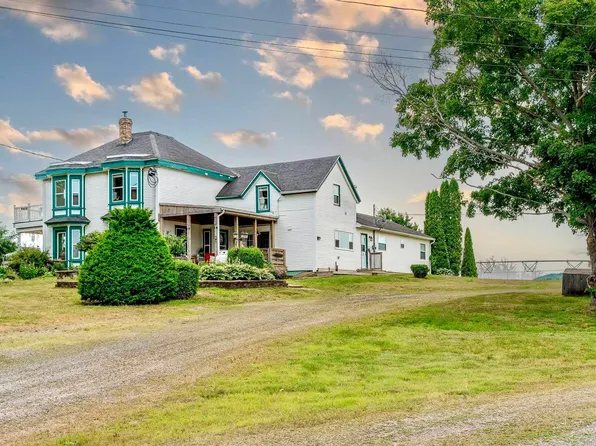 8843 Highway 221, Sheffield Mills, NS B0P 1H0