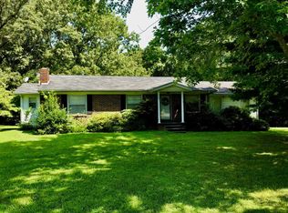 121 Phillips Rd, Charlotte, TN 37036