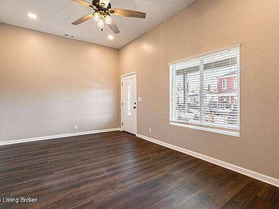 4th image of 2919 Montgomery St