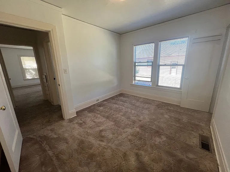 925 Lincoln St — Photo 10