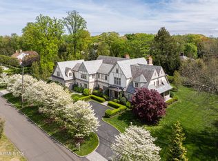 1 Deer Ln, Greenwich, CT 06830