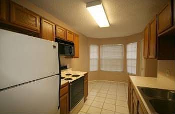 4th image of 2132 Whitewood Ct
