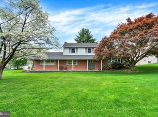 255 Rhonda Dr, York, PA 17408