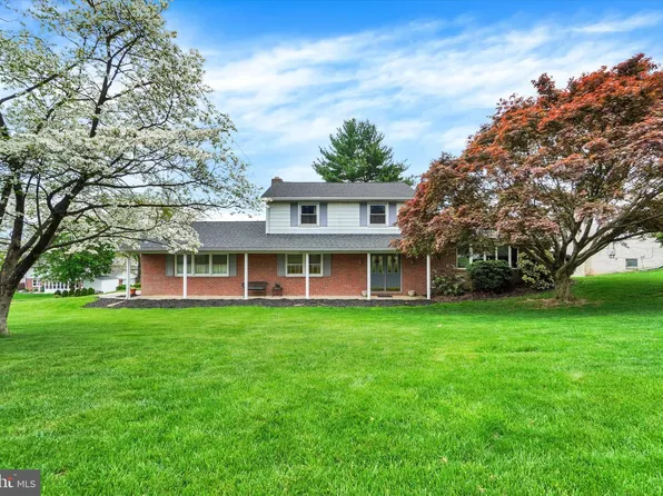 255 Rhonda Dr, York, PA 17408