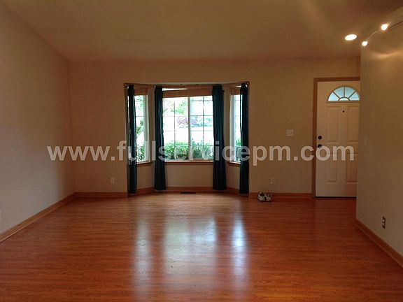 5th image of 6617 83rd Pl NE