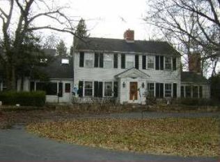 196 N Signal Hill Rd, North Barrington, IL 60010