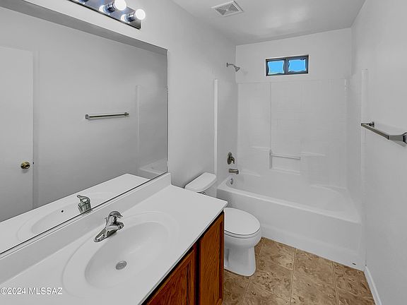 5th image of 790 W Emerald Key Dr