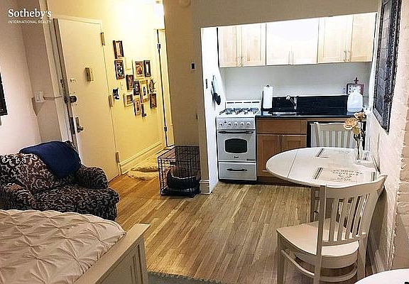 2nd image of 56 W 91st St APT 1