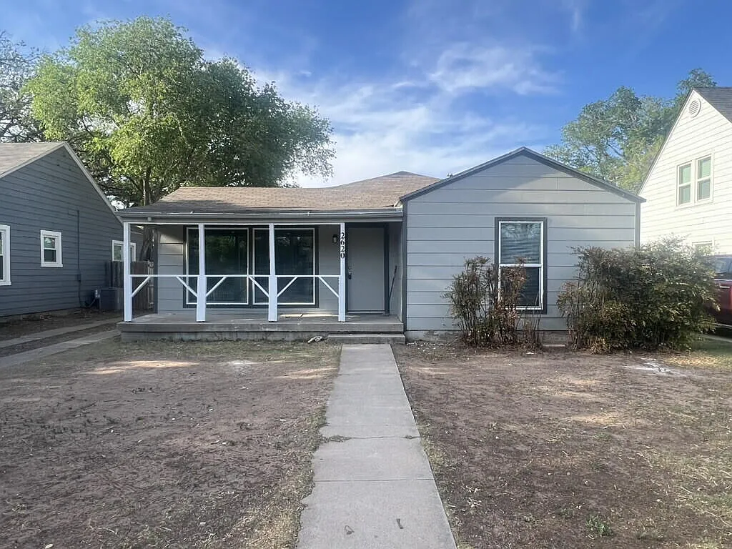 3 bed, 1.0 bath, 1282 sqft, $1,495 — Photo 2