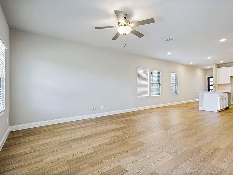 801 McKenna Dr — Photo 11