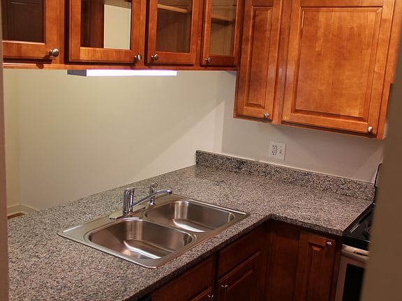 2nd image of 2472 Forest Dr