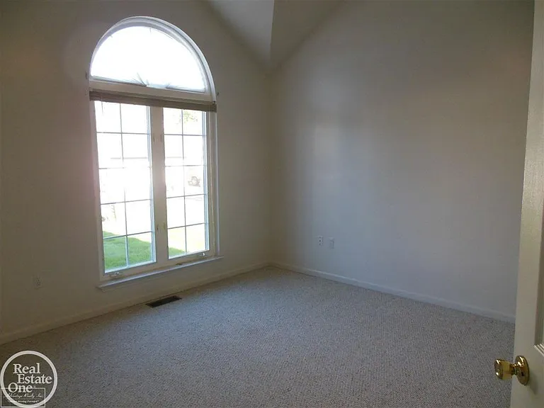 29800 Riverside Bay Ct — Photo 5