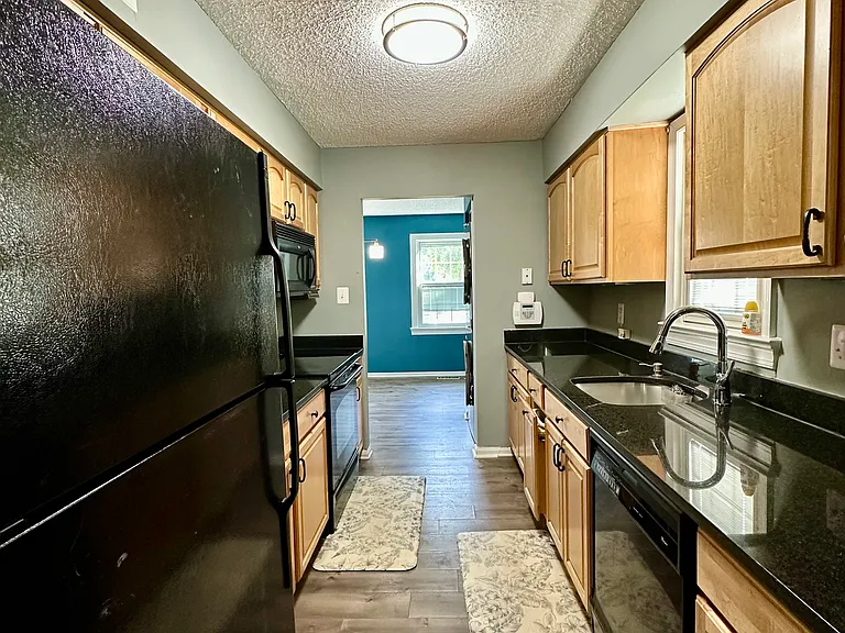 3070 Tecumseh Ct — Photo 10
