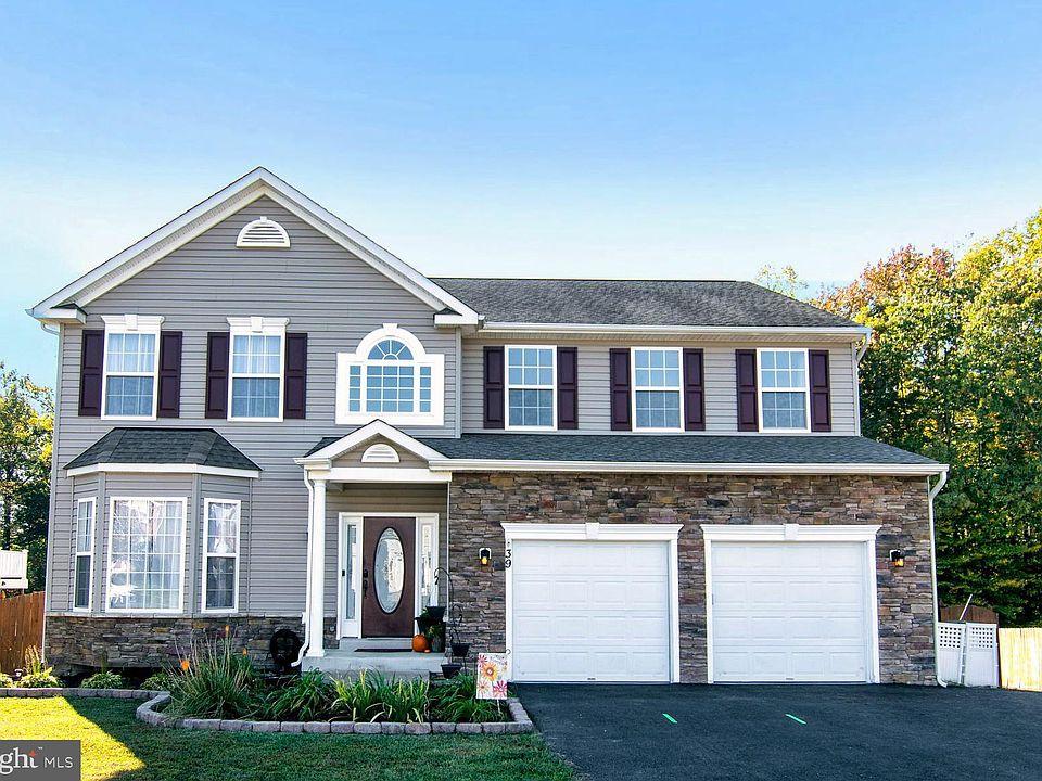 1st image of 39 Fountain Dr