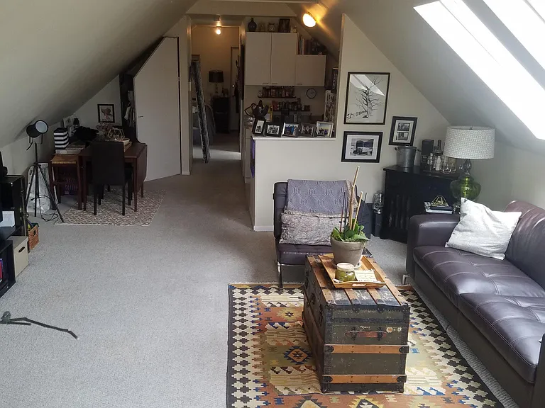 1636 W Pierce Ave #4 — Photo 1