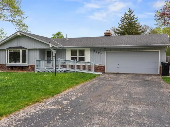 9190 North Alpine LANE, Brown Deer, WI 53223