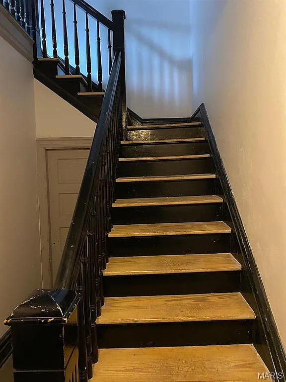 1 bed, 1.0 bath, 1100 sqft, $1,300 — Photo 2