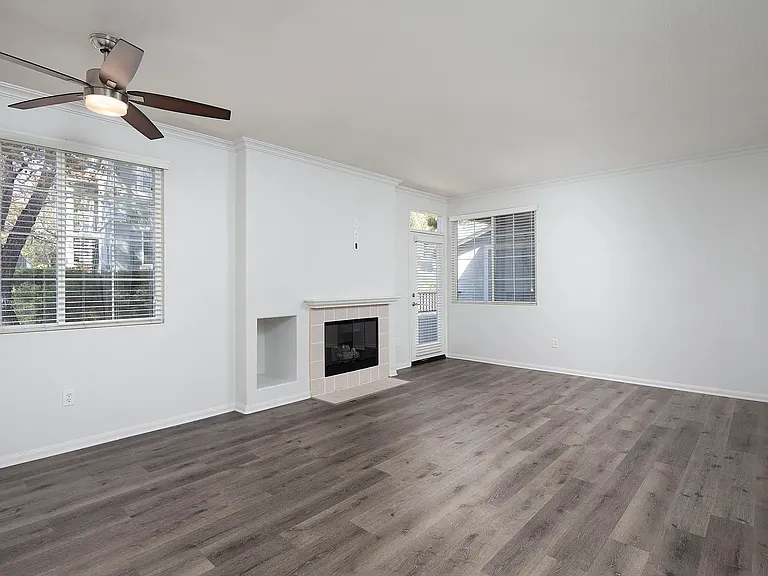 Creek View Condominiums — Photo 28
