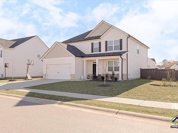 3rd image of 219 Barnyard Way